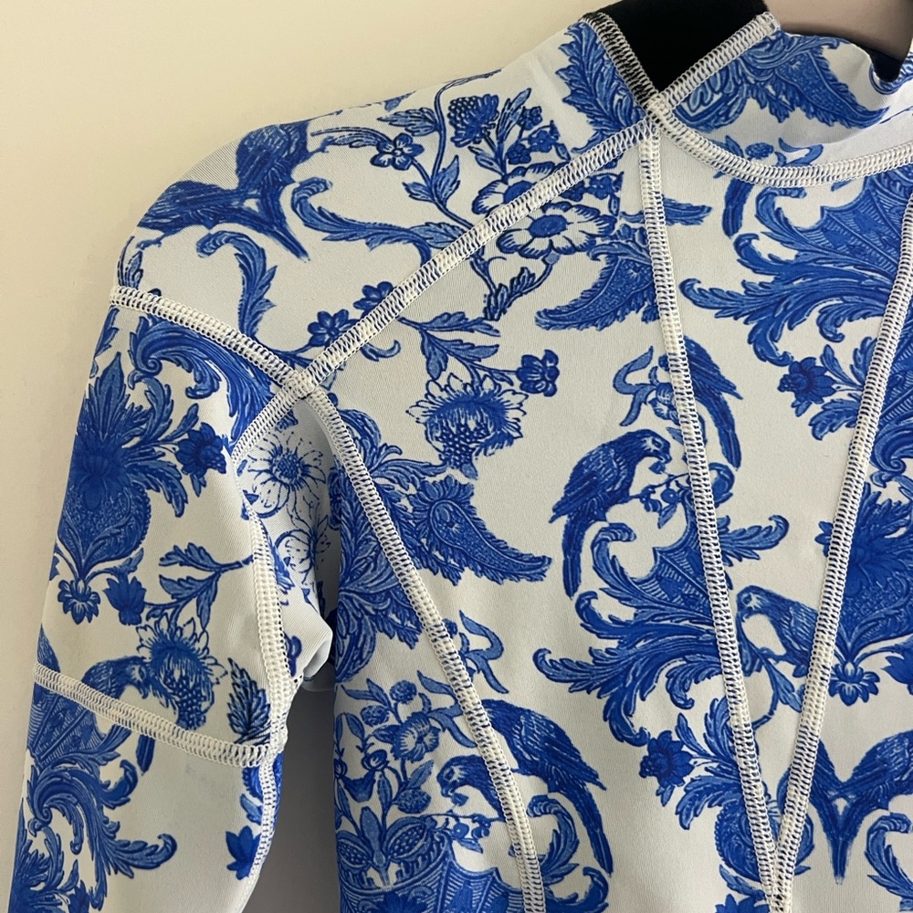Cynthia Rowley Blue and White China Print Wetsuit - Picture 3 of 7